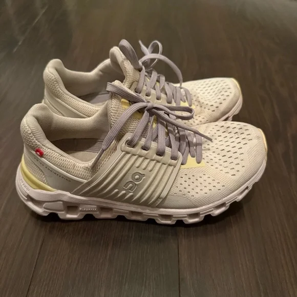 On CLOUDSWIFT 2.0 Women's RUNNING Shoes WHITE LIMELIGHT - Picture 2 of 7